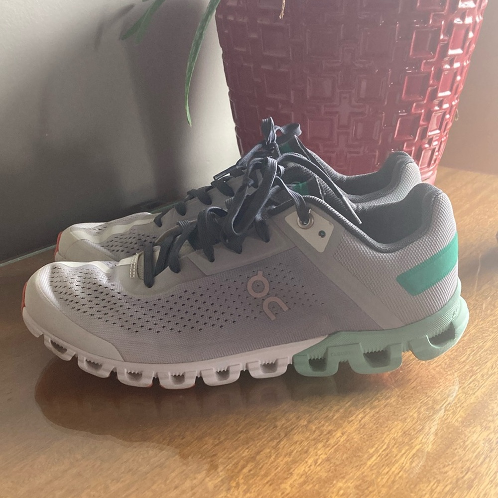 On Cloud Size 8